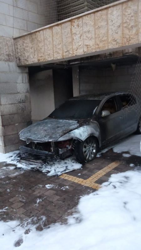 الشرطة : القبض على مشتبه من نهاريا بشبهة اضرام النار في مركبة 